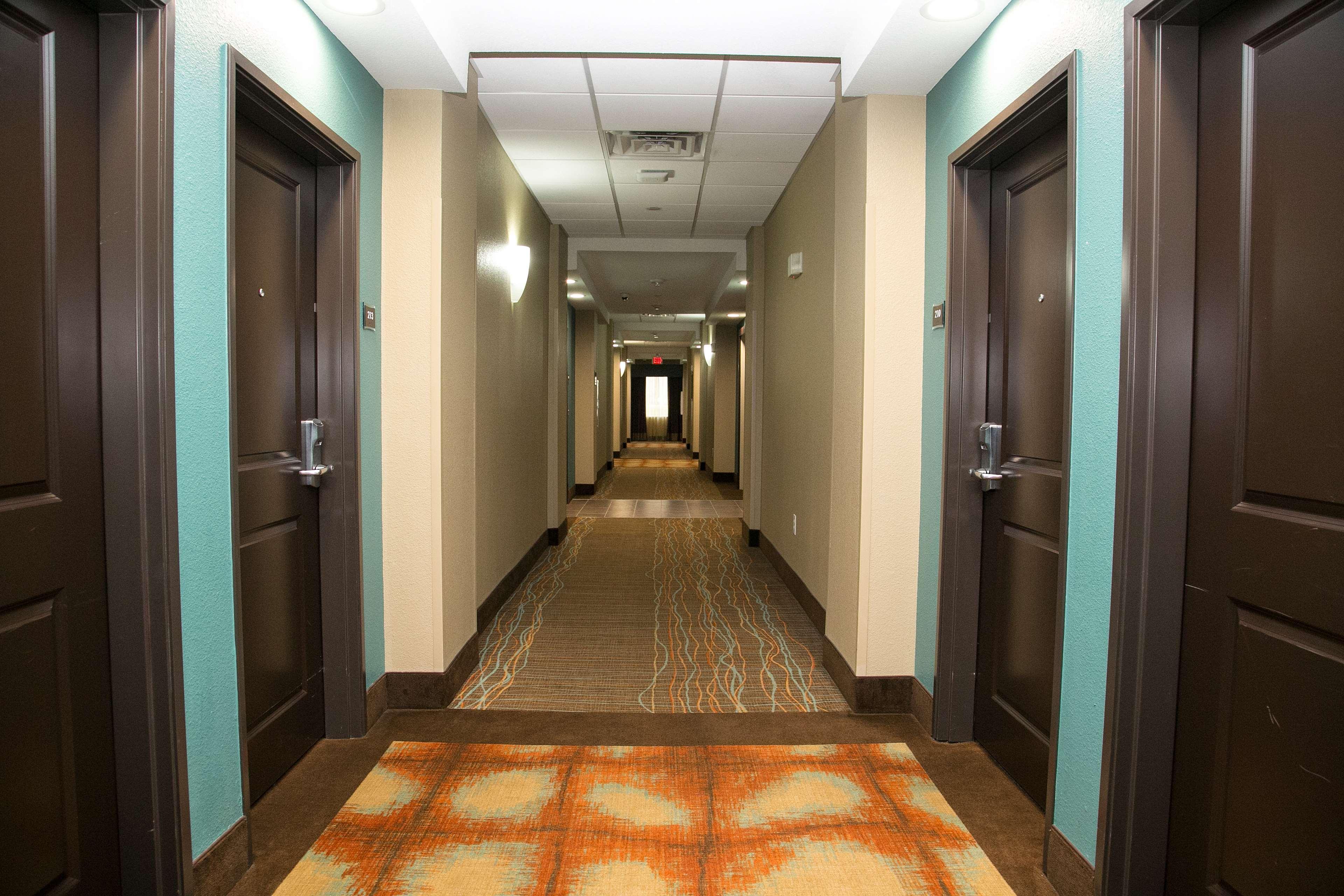 Best Western Plus Williston Hotel & Suites Exterior photo