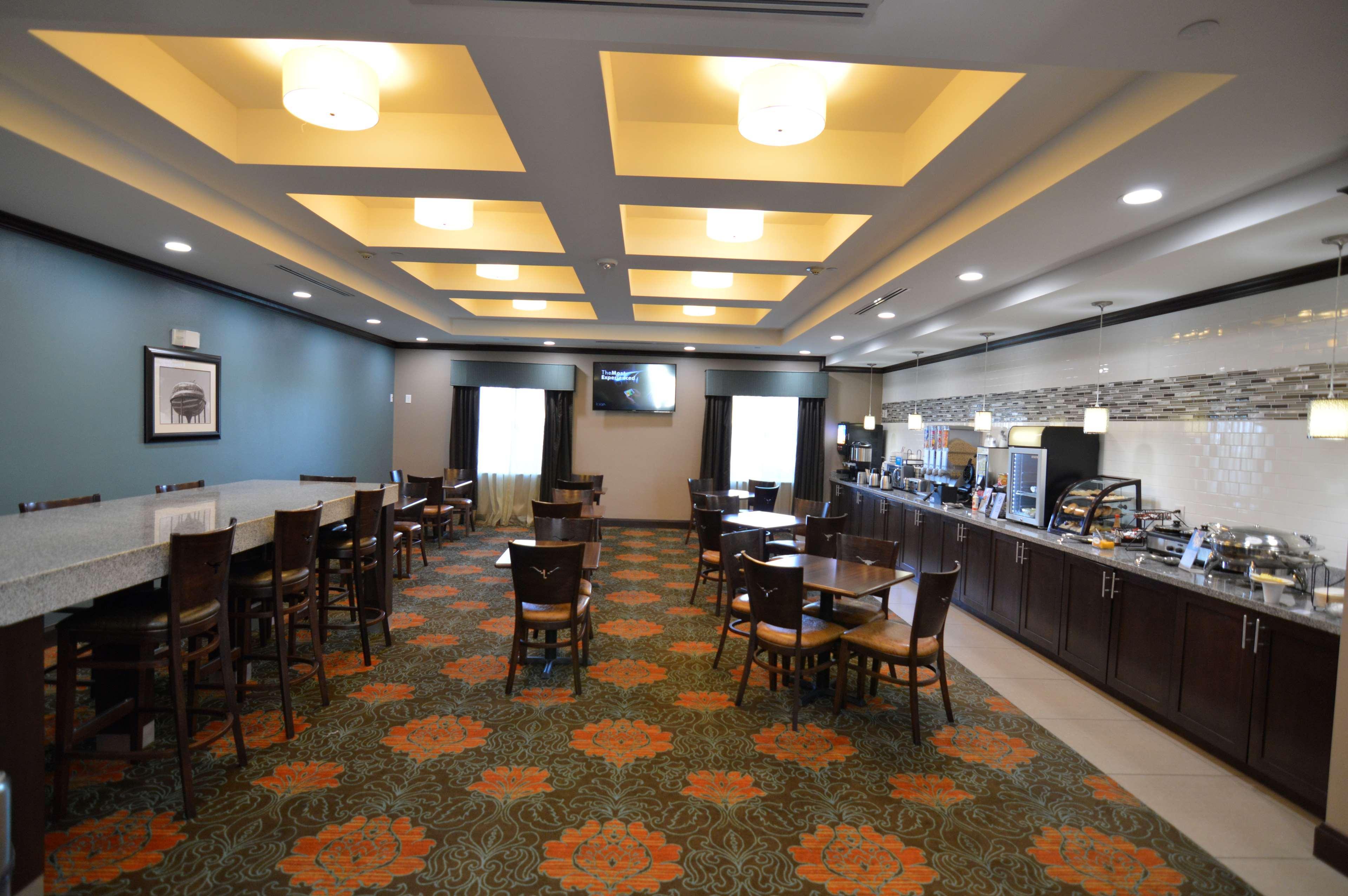 Best Western Plus Williston Hotel & Suites Exterior photo