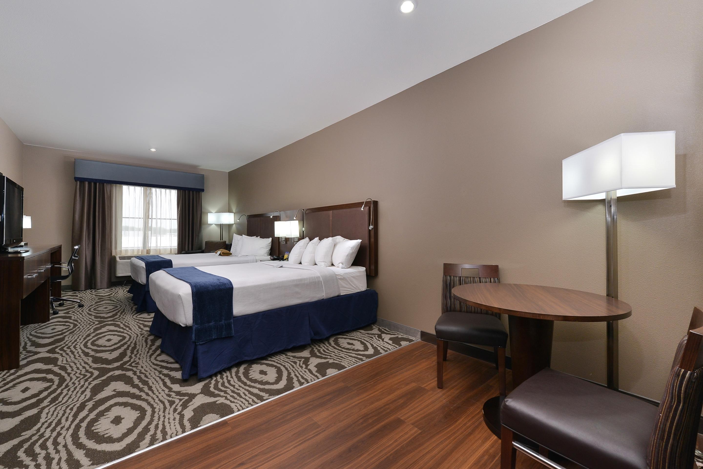 Best Western Plus Williston Hotel & Suites Exterior photo